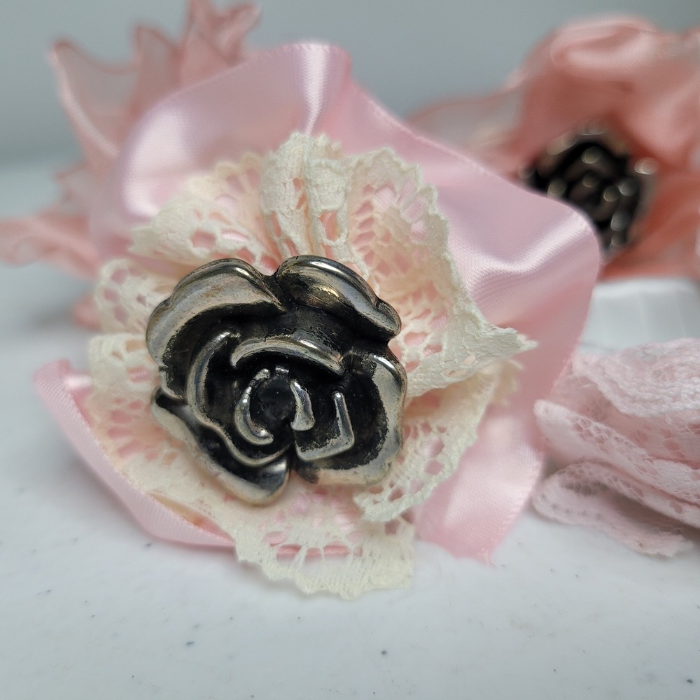 Shabby Chic Pink Floral Lace Napkin Rings Set of 8 Assorted Ribbon Flowers - Picture 4 of 7